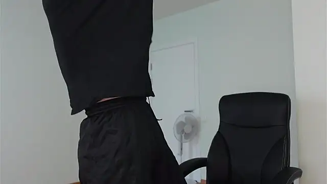 Logan Fraser online show from 10/22/25, 07:19