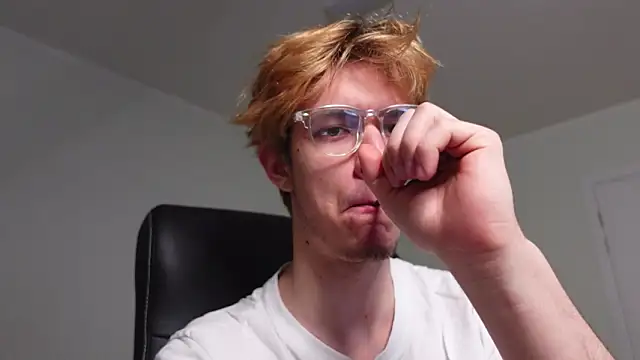 Logan Fraser online show from 10/28/25, 02:53