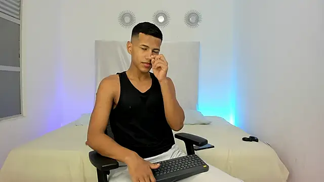 KingStark  online show from 10/01/25, 11:16