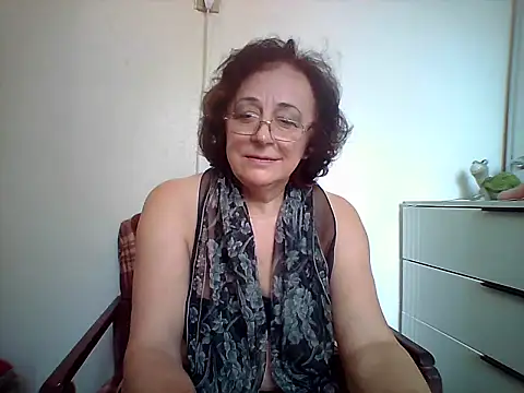 Julia54391 online show from 09/10/25, 07:52