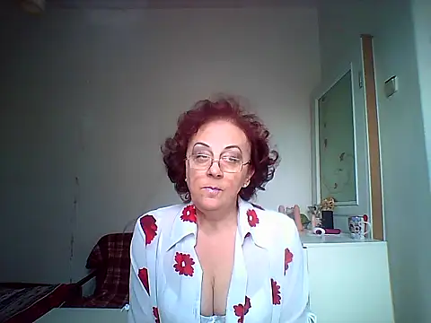 Julia54391 online show from 10/02/25, 06:53