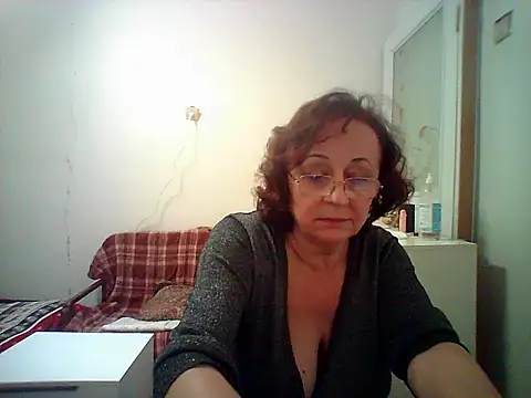 Julia54391 online show from 10/13/25, 07:36