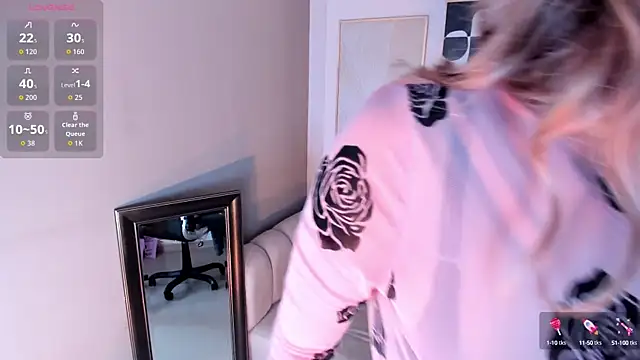 Snapshot of marie_bass chatting on 10/11/25, 12:36 marie bass online show from 10/11/25, 12:36