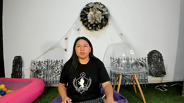 BellaRoux1 online show from 09/25/25, 12:09