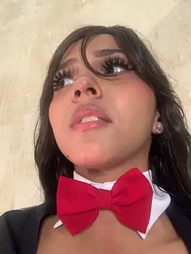 Snapshot of NikoYoon chatting on 10/27/25, 02:32 NikoYoon online show from 10/27/25, 02:32