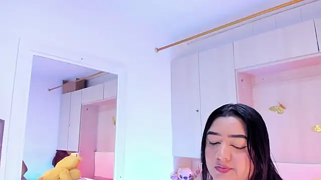 LilyWhitney online show from 05/03/26, 04:18