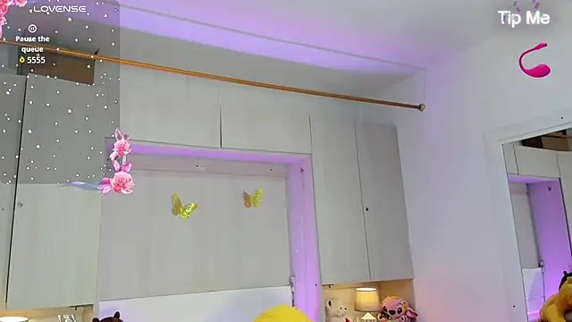 LilyWhitney online show from 06/21/26, 04:04