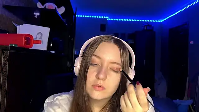 LauretteRagar online show from 09/16/25, 06:09