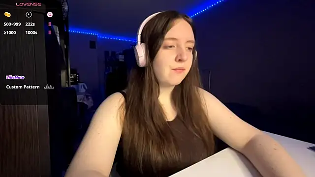 LauretteRagar online show from 10/21/25, 06:19