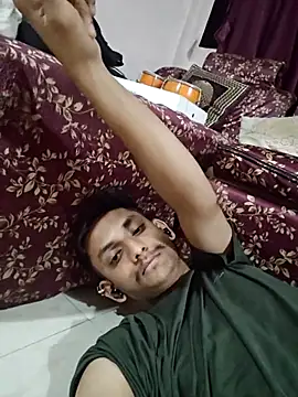 Snapshot of yung_cplz chatting on 10/07/25, 04:15 yung cplz online show from 10/07/25, 04:15