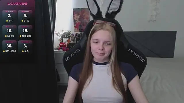 Luna Navy online show from 10/05/25, 09:07