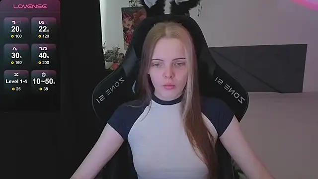 Luna Navy online show from 11/05/25, 09:09