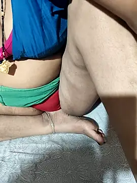 POOJACOUPLE online show from 11/18/25, 06:01