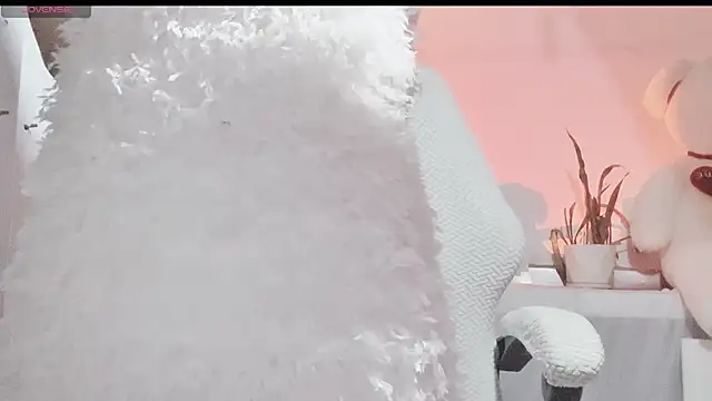 Snapshot of Vessi-babe chatting on 10/19/25, 03:01 Vessi-babe online show from 10/19/25, 03:01