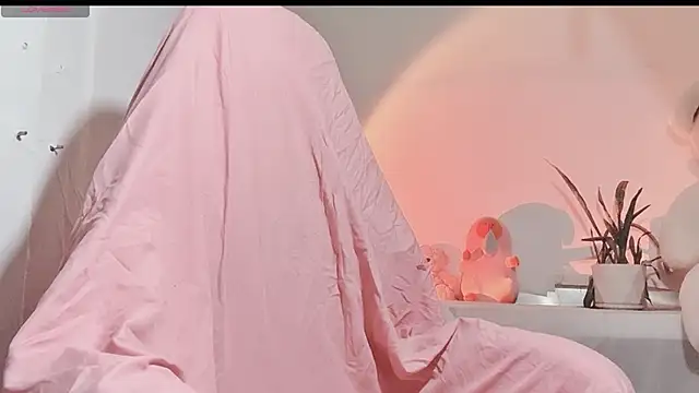 Snapshot of Vessi-babe chatting on 10/22/25, 06:46 Vessi-babe online show from 10/22/25, 06:46