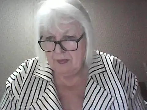 Alexia64231 online show from 04/01/26, 02:56