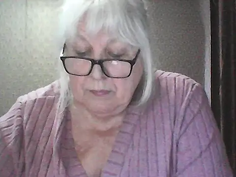 Alexia64231 online show from 04/13/26, 02:44