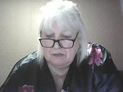 Alexia64231 online show from 04/16/26, 01:45