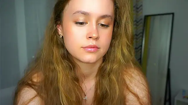 Snapshot of SusannaScholler chatting on 09/12/25, 05:46 SusannaScholler online show from 09/12/25, 05:46