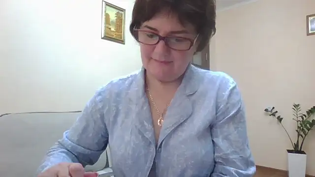 Snapshot of Galina56301 chatting on 12/18/25, 11:38 Galina56301 online show from 12/18/25, 11:38
