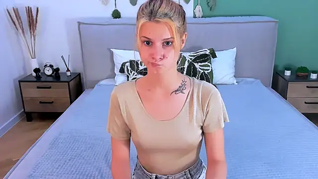 NightOpal online show from 11/05/25, 04:07