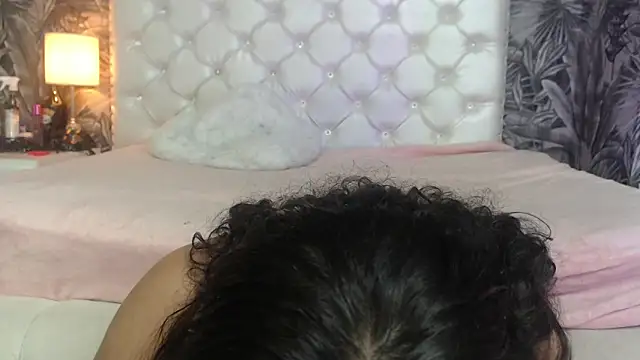 RylieRoss online show from 11/28/25, 01:58