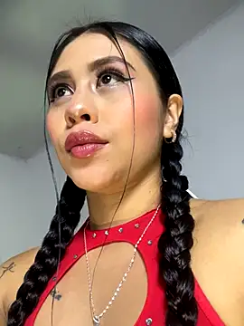 Snapshot of LuluMonroe_Eup chatting on 11/28/25, 04:26 LuluMonroe Eup online show from 11/28/25, 04:26