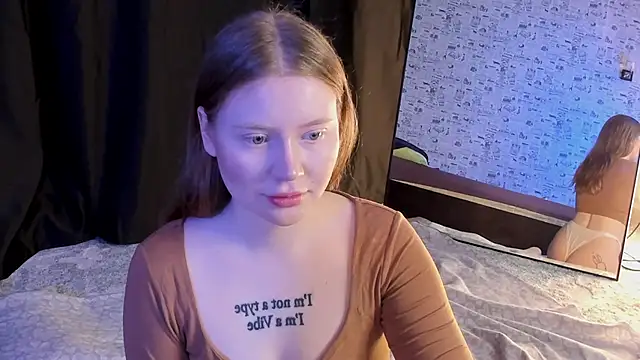 Lillie Berry online show from 10/10/25, 04:33