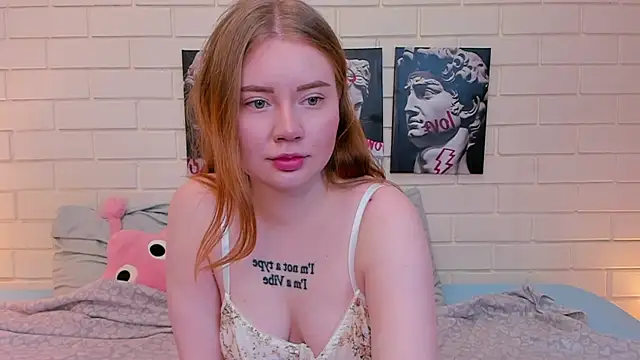 Lillie Berry online show from 10/17/25, 04:59