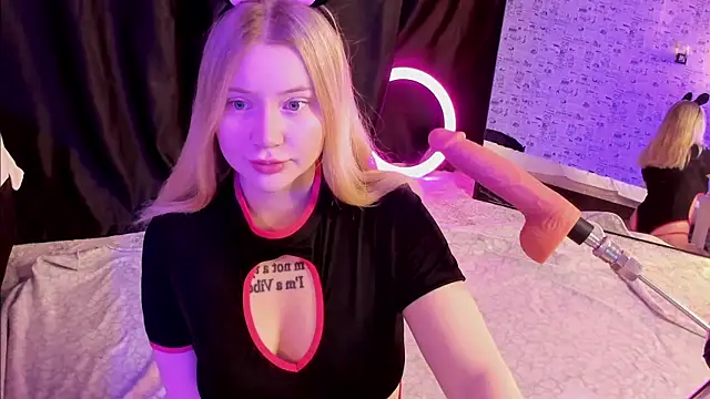 Lillie Berry online show from 11/30/25, 04:38