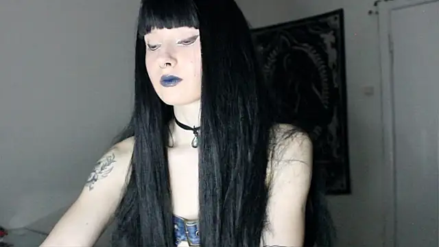 midnightsiren777 online show from 03/01/26, 09:39
