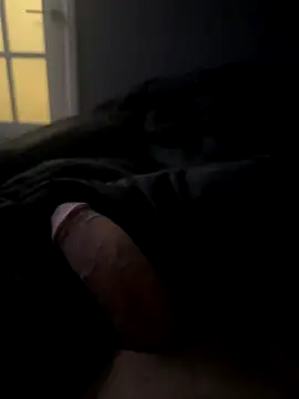 Snapshot of devonboy06 chatting on 12/04/25, 06:05 devonboy06 online show from 12/04/25, 06:05