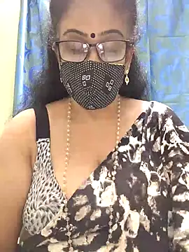 sweet-lotus online show from 10/28/25, 06:32