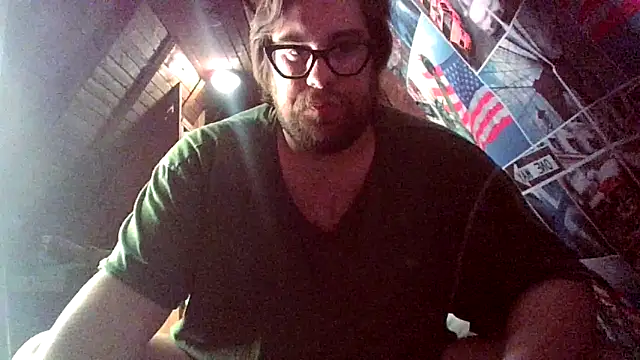 Snapshot of chubbyDavid1998 chatting on 10/28/25, 05:48 chubbyDavid1998 online show from 10/28/25, 05:48