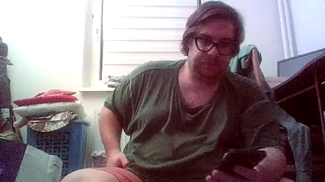 Snapshot of chubbyDavid1998 chatting on 11/04/25, 11:26 chubbyDavid1998 online show from 11/04/25, 11:26