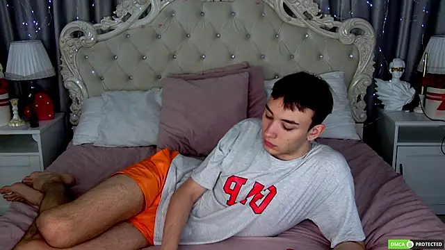 FelixCurtis online show from 09/11/25, 04:23