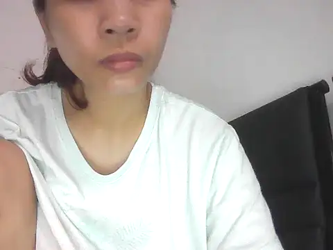 Snapshot of ivyloving4you chatting on 10/24/25, 01:03 ivyloving4you online show from 10/24/25, 01:03
