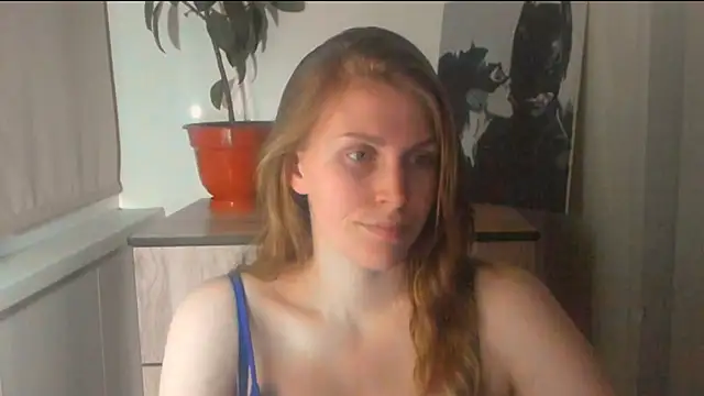 JuliaMuuun online show from 04/04/26, 08:50