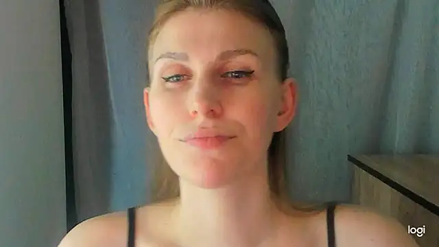 JuliaMuuun online show from 06/12/26, 09:03