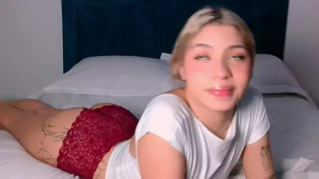 angelinhaaa online show from 10/31/25, 04:30