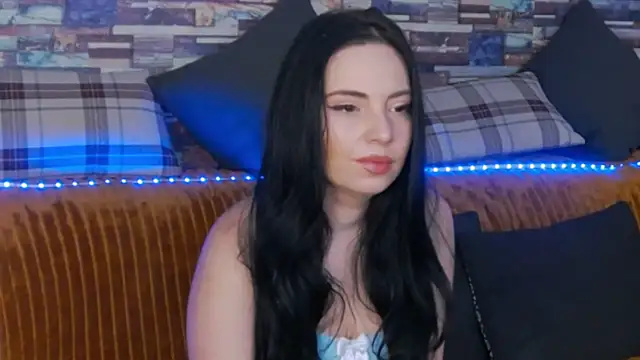 GrayLunna online show from 12/15/25, 06:17