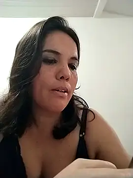 Snapshot of Bellapotencia1985 chatting on 11/20/25, 09:53 Bellapotencia1985 online show from 11/20/25, 09:53