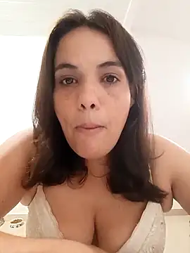 Snapshot of Bellapotencia1985 chatting on 12/14/25, 09:25 Bellapotencia1985 online show from 12/14/25, 09:25