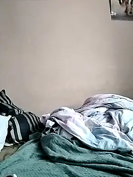Snapshot of HardCouple33 chatting on 02/24/26, 07:06 HardCouple33 online show from 02/24/26, 07:06