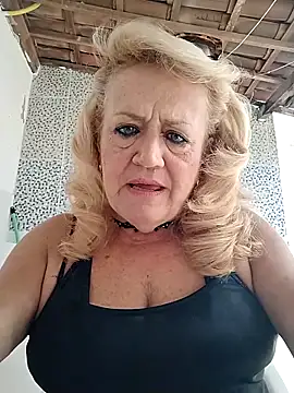 Snapshot of Belladama61 chatting on 09/28/25, 12:54 Belladama61 online show from 09/28/25, 12:54