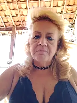 Snapshot of Belladama61 chatting on 09/30/25, 11:04 Belladama61 online show from 09/30/25, 11:04