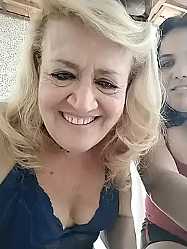 Snapshot of Belladama61 chatting on 10/15/25, 12:16 Belladama61 online show from 10/15/25, 12:16