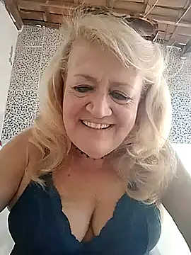 Snapshot of Belladama61 chatting on 11/11/25, 11:10 Belladama61 online show from 11/11/25, 11:10