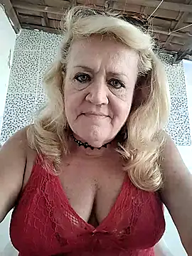 Snapshot of Belladama61 chatting on 11/29/25, 05:38 Belladama61 online show from 11/29/25, 05:38