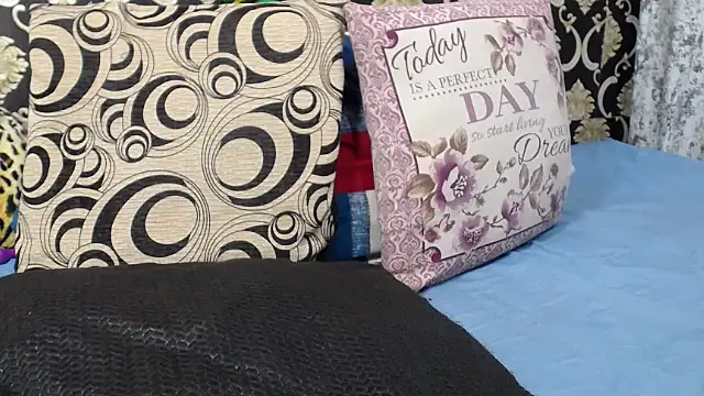 Snapshot of Ozimpho chatting on 10/22/25, 06:51 Ozimpho online show from 10/22/25, 06:51